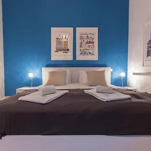 Lovelystay - 3 Bedroom Downtown Wonderwall Apartment